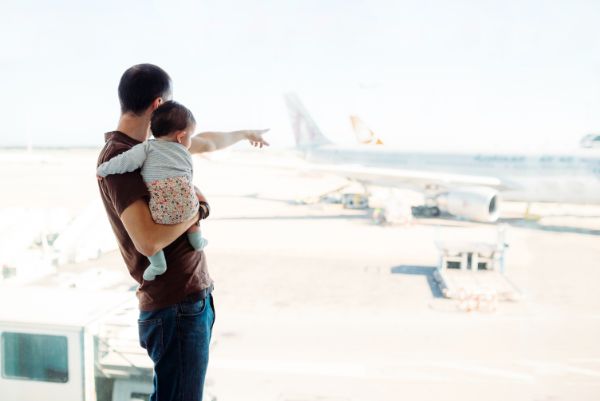 comment un bébé peut voyager en avion